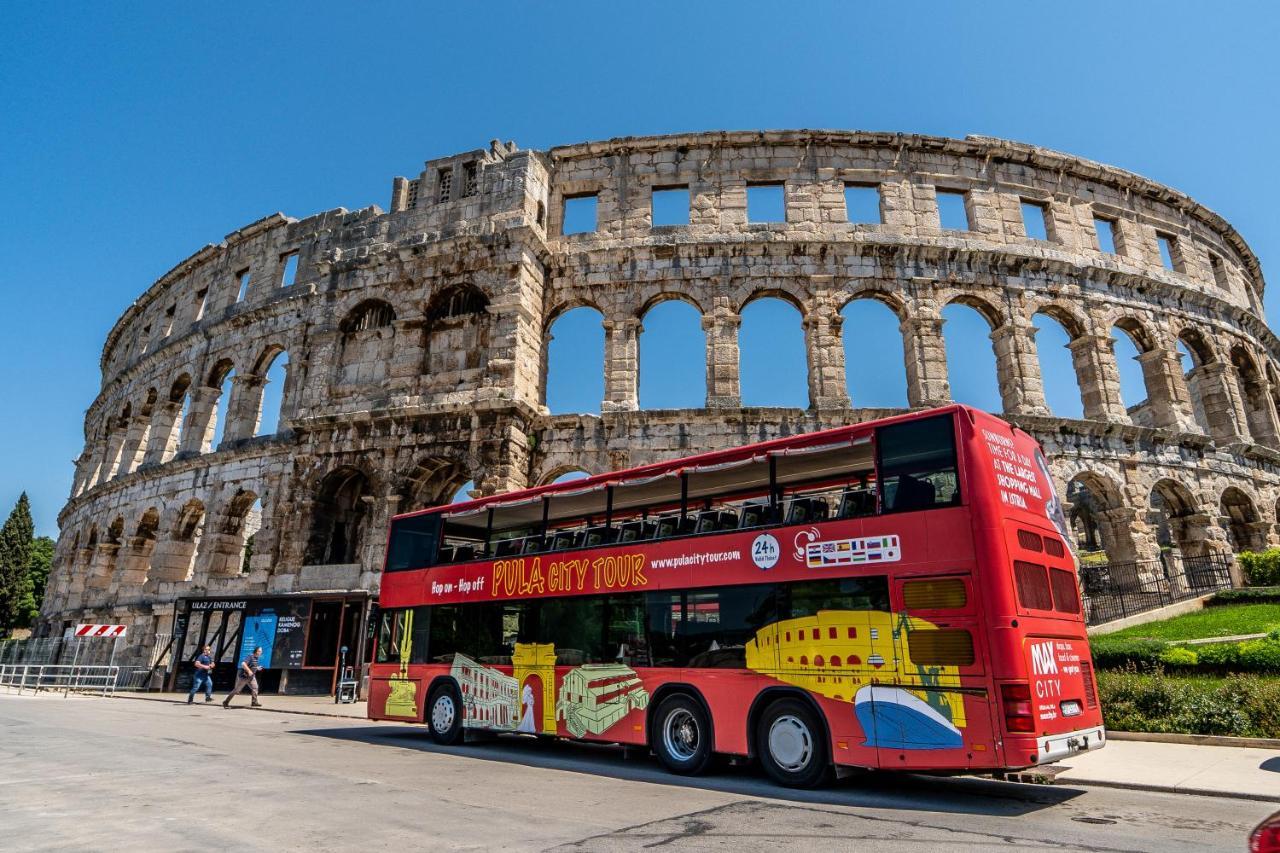 Villa Twins Markovic Pula Exterior photo